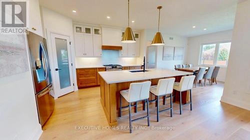 214 Irishwood Lane, Brockton, ON - Indoor