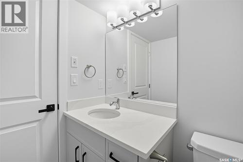 208 318 108Th Street W, Saskatoon, SK - Indoor Photo Showing Bathroom