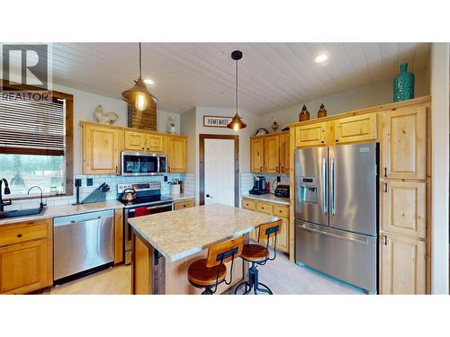 7229 3/93 Highway, Cranbrook, BC - Indoor Photo Showing Kitchen