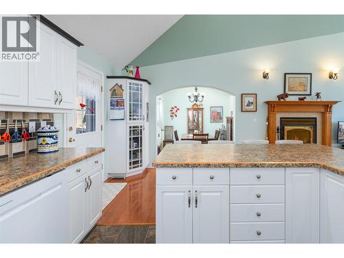 304 Dugan Street, Creston, BC - Indoor Photo Showing Kitchen