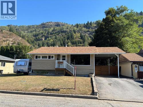 1047 REGAN Crescent  Trail, BC V1R 1C3