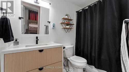 16 - 365 Pioneer Drive, Kitchener, ON - Indoor Photo Showing Bathroom