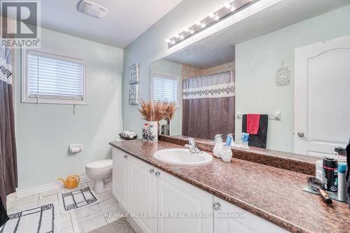52 The Queens Way, Barrie, ON - Indoor Photo Showing Bathroom