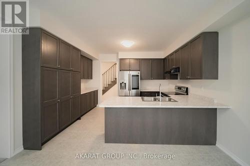 135 Esther Crescent, Thorold, ON - Indoor Photo Showing Kitchen With Double Sink