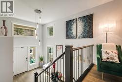 Spacious large entryway with easy access to the garage, upper or lower level - 