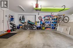 Double car garage with an additional door that goes directly to the basement - 