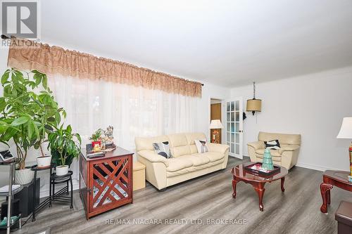 Living Room - 316 Bowen Road, Fort Erie (Central), ON - Indoor Photo Showing Living Room
