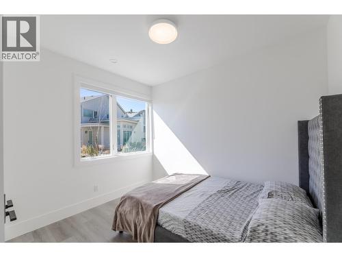 3240 Landry Crescent, Summerland, BC - Indoor Photo Showing Bedroom