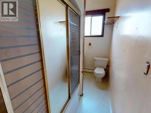 6019 Lund, Powell River, BC - Indoor Photo Showing Bathroom