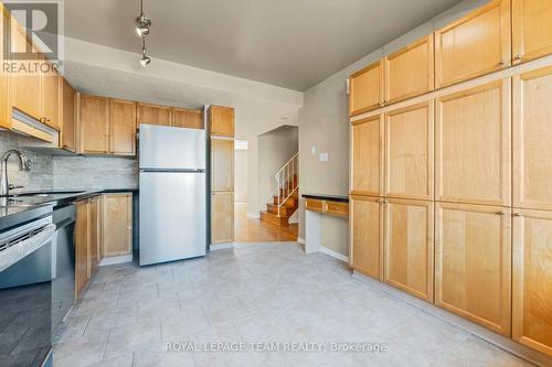 2664 Draper Avenue, Ottawa, ON - Indoor Photo Showing Kitchen