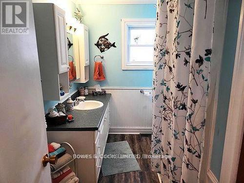 109 Quarry Road, Bancroft (Dungannon Ward), ON - Indoor Photo Showing Bathroom