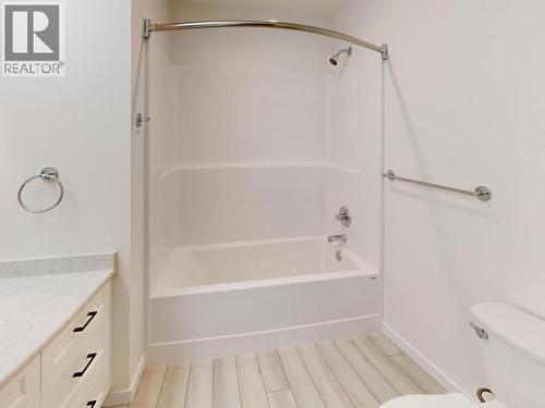 12-6730 Cranberry Street, Powell River, BC - Indoor Photo Showing Bathroom