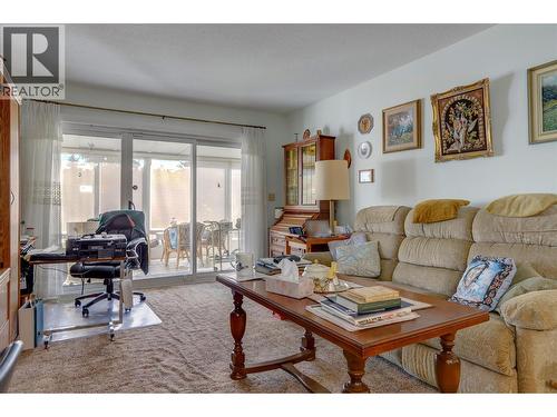 3900 27 Avenue Unit# 19, Vernon, BC - Indoor Photo Showing Living Room