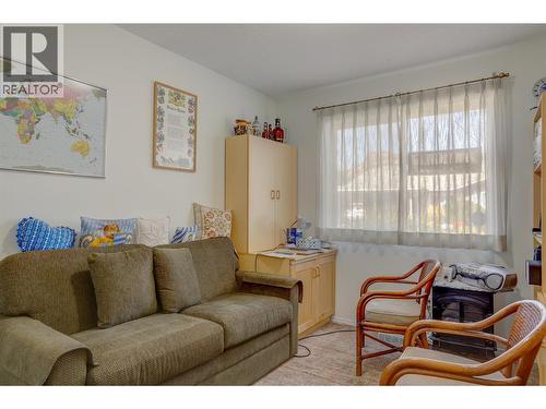 3900 27 Avenue Unit# 19, Vernon, BC - Indoor Photo Showing Living Room