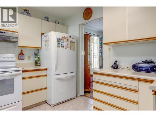 3900 27 Avenue Unit# 19, Vernon, BC - Indoor Photo Showing Kitchen