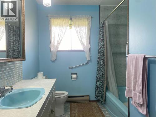 7430 22Nd Street, Grand Forks, BC - Indoor Photo Showing Bathroom