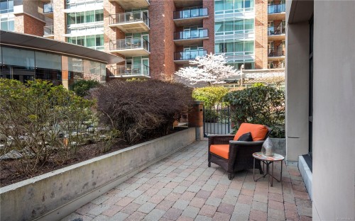 107-827 Fairfield Rd, Victoria, BC - Outdoor