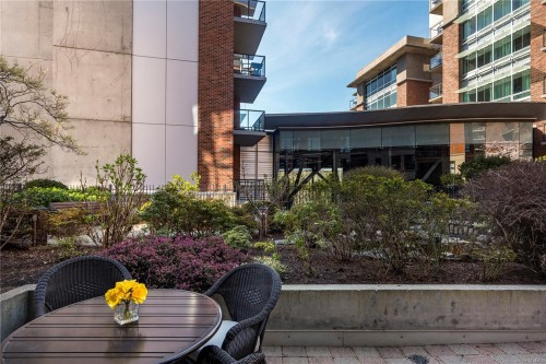 107-827 Fairfield Rd, Victoria, BC - Outdoor With Deck Patio Veranda