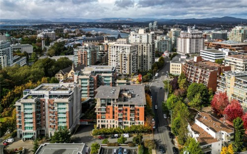 107-827 Fairfield Rd, Victoria, BC - Outdoor With View