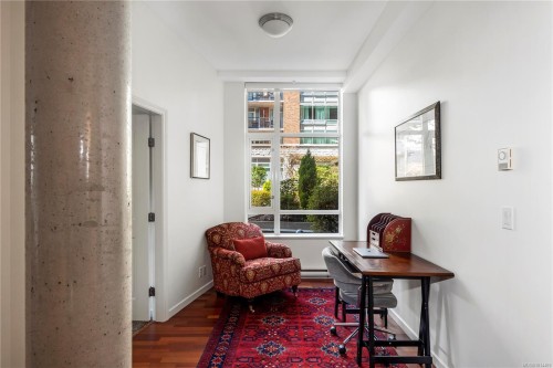 107-827 Fairfield Rd, Victoria, BC - Indoor Photo Showing Other Room