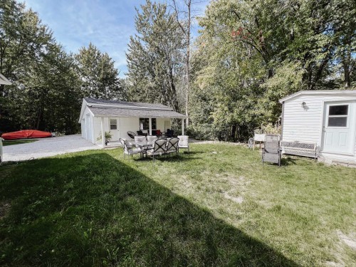 Courtyard - 81 21E Avenue, Sainte-Anne-De-Sabrevois, QC - Outdoor With Deck Patio Veranda