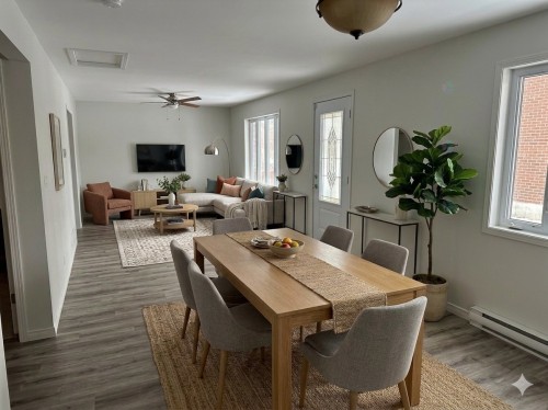 Overall view - 81 21E Avenue, Sainte-Anne-De-Sabrevois, QC - Indoor Photo Showing Dining Room