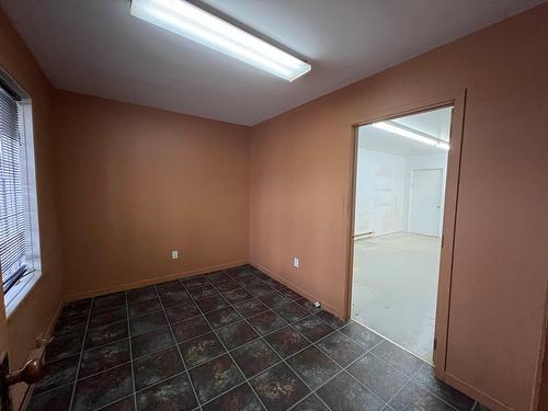 Office - 1630 Rue Principale, Saint-Étienne-Des-Grès, QC - Indoor Photo Showing Other Room