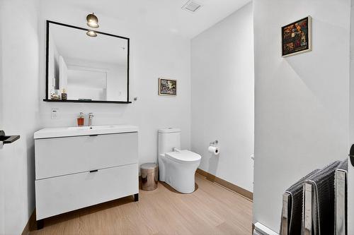 Bathroom - 701-4982 Place De La Savane, Montréal (Côte-Des-Neiges/Notre-Dame-De-Grâce), QC - Indoor Photo Showing Bathroom