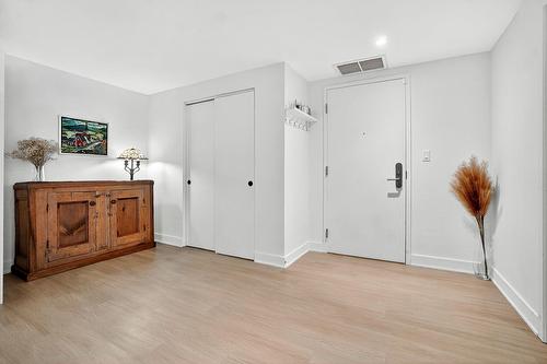 Other - 701-4982 Place De La Savane, Montréal (Côte-Des-Neiges/Notre-Dame-De-Grâce), QC - Indoor Photo Showing Other Room