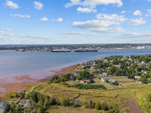 61 Glencove Dr, Stratford, PE 