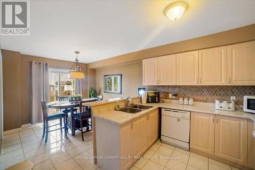 210 Marilyn Street, Shelburne, ON - Indoor Photo Showing Kitchen With Double Sink