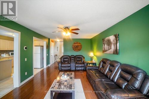 210 Marilyn Street, Shelburne, ON - Indoor Photo Showing Living Room
