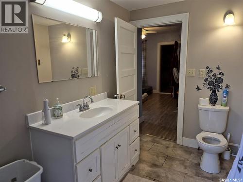 137 2Nd Street W, Ponteix, SK - Indoor Photo Showing Bathroom