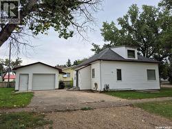 137 2nd STREET W  Ponteix, SK S0N 1Z0