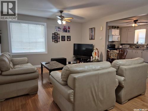 137 2Nd Street W, Ponteix, SK 