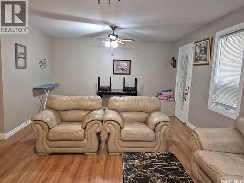 137 2Nd Street W, Ponteix, SK 