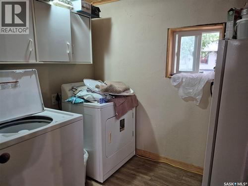 137 2Nd Street W, Ponteix, SK - Indoor Photo Showing Laundry Room