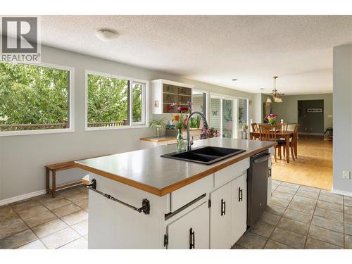 lots of counter space - 10108 Venables Drive, Coldstream, BC - Indoor Photo Showing Kitchen With Double Sink