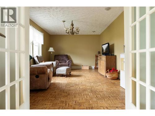 Formal living room - 10108 Venables Drive, Coldstream, BC - Indoor