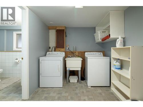 Basement Laundry #2 - 10108 Venables Drive, Coldstream, BC - Indoor Photo Showing Laundry Room