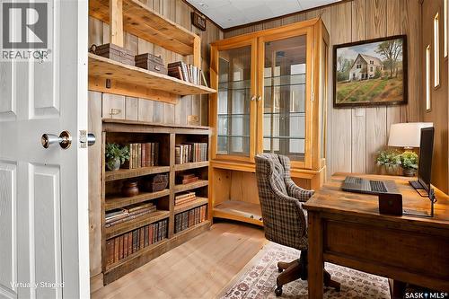 1038 Athabasca Street E, Moose Jaw, SK - Indoor Photo Showing Office