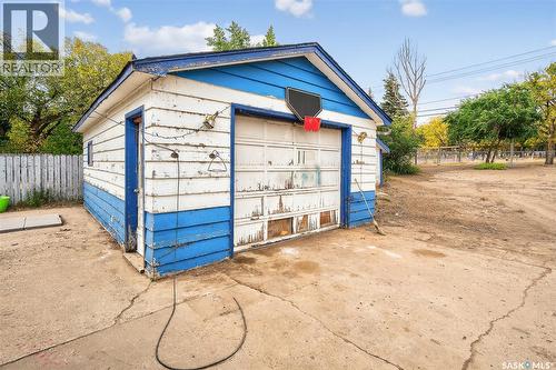 1038 Athabasca Street E, Moose Jaw, SK - Outdoor