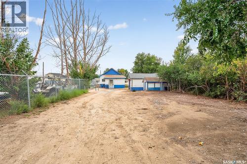 1038 Athabasca Street E, Moose Jaw, SK - Outdoor