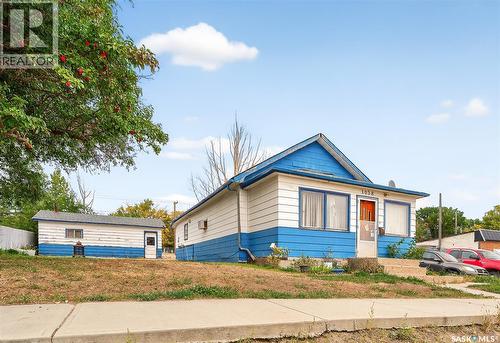 1038 Athabasca Street E, Moose Jaw, SK - Outdoor