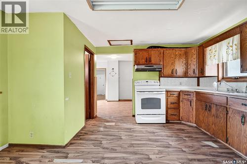 1038 Athabasca Street E, Moose Jaw, SK - Indoor Photo Showing Kitchen