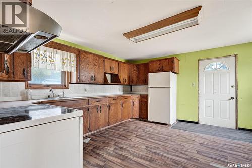 1038 Athabasca Street E, Moose Jaw, SK - Indoor Photo Showing Kitchen