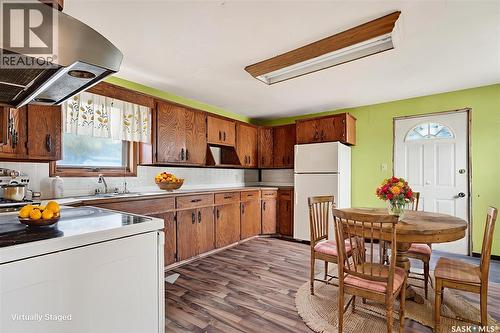 1038 Athabasca Street E, Moose Jaw, SK - Indoor Photo Showing Kitchen