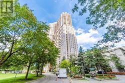 803 - 35 KINGSBRIDGE GARDEN CIRCLE  Mississauga, ON L5R 3Z5