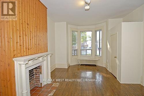 124 Baldwin Street, Toronto, ON - Indoor Photo Showing Other Room