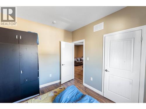 297 Waterford Avenue Unit# 102, Penticton, BC - Indoor Photo Showing Bedroom